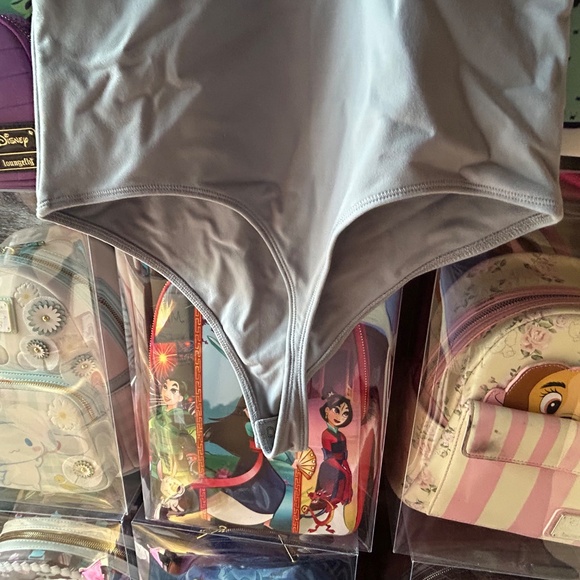 Abercrombie & Fitch Seamless V Neck Soft A & F Collection Bodysuit Women - Picture 3 of 9